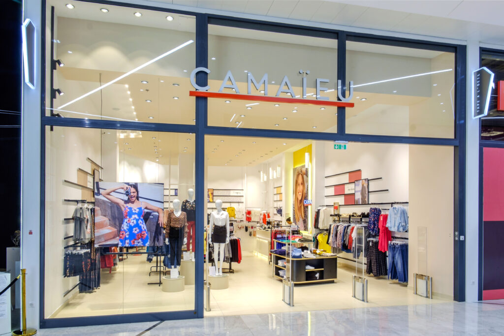 AMÉNAGEMENT DE LA BOUTIQUE CAMAIEU DUMBÉA MALL