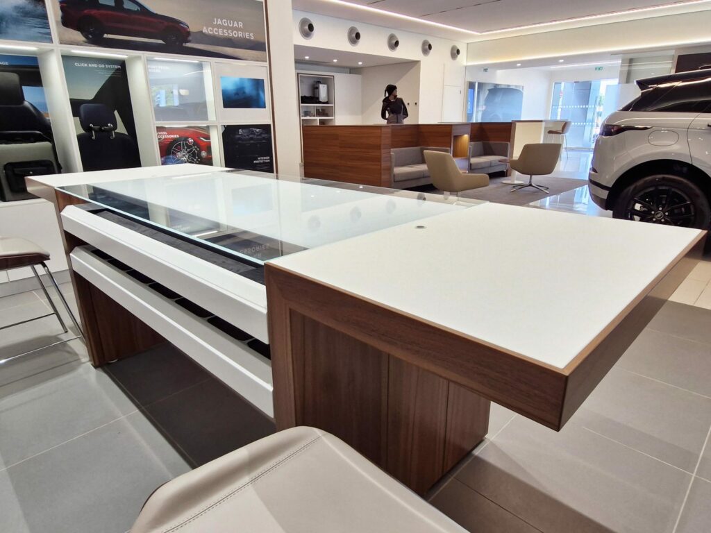SHOWROOM JAGUAR LAND ROVER RÉNOVATION 2024